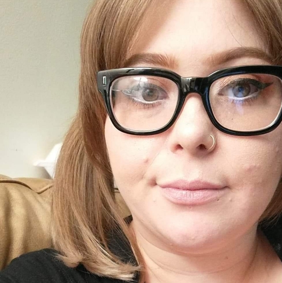 Meet your Posher, Dianna - Picture 2 of 2